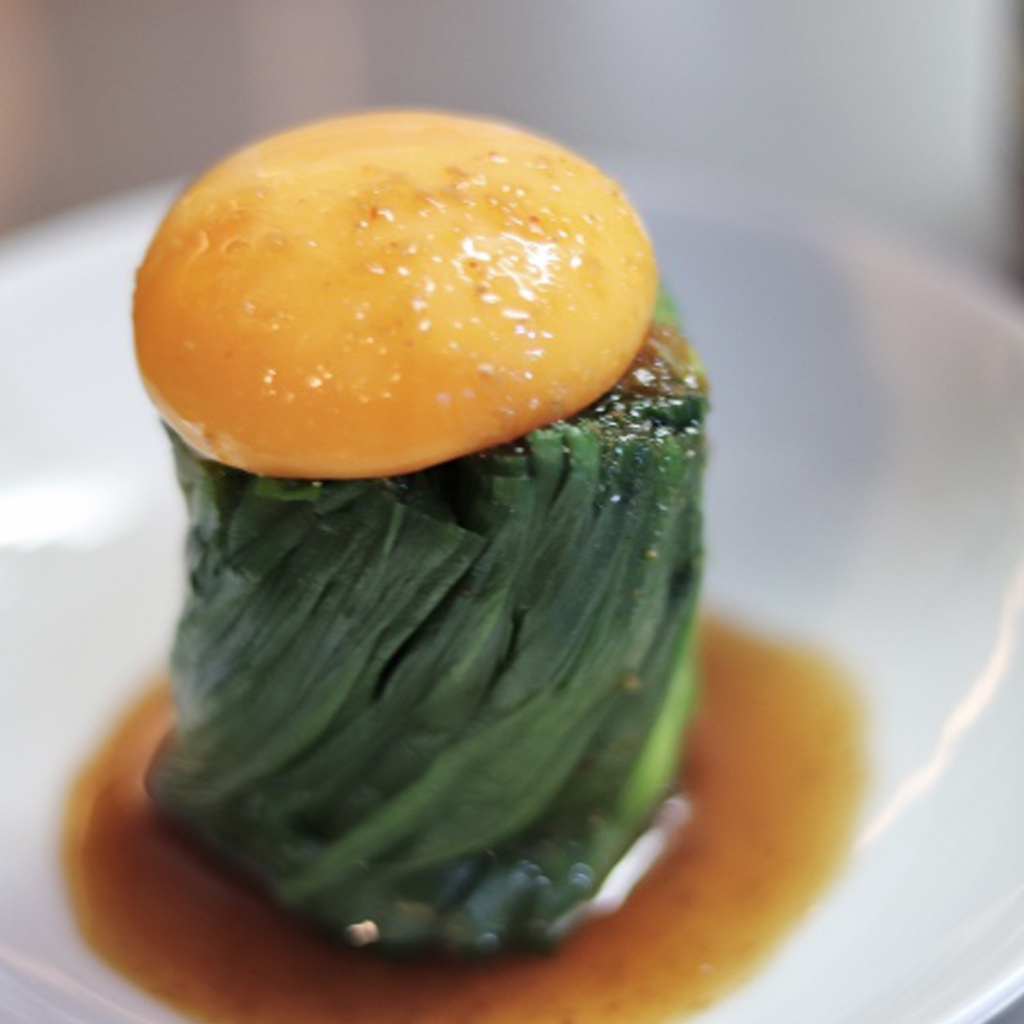 にらの黄身のせ